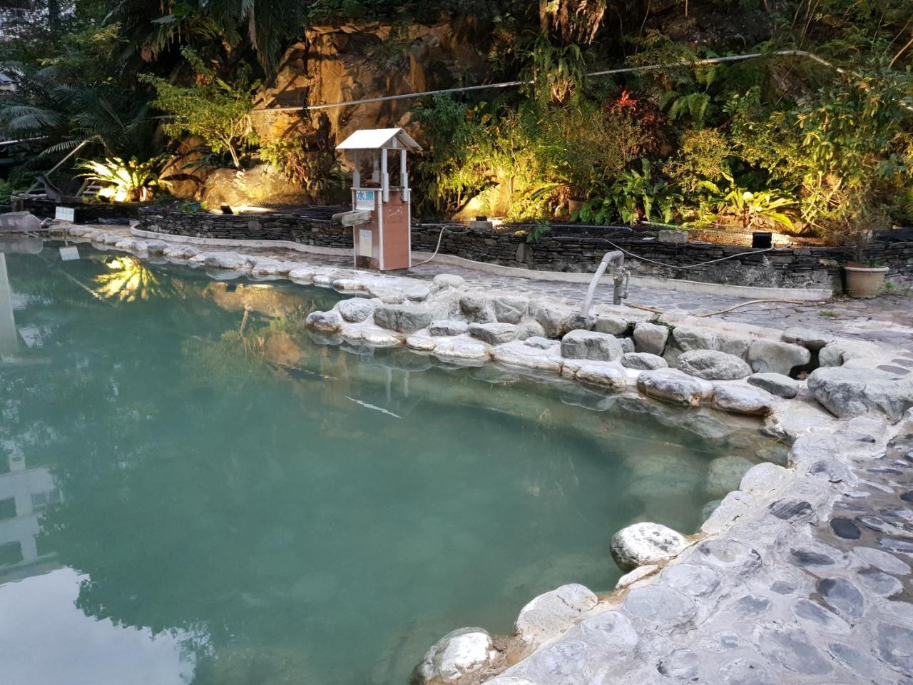 逸仙溫泉旅宿yi-Shian Hotsprin House Wenquan Экстерьер фото
